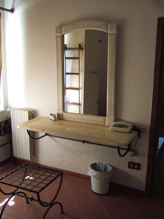 Eremo Hotel Casa Del Sorriso إريس الغرفة الصورة